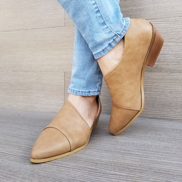 Tan Opened Side Pointy Toe Low Cut  Booties - Picture 5 of 8